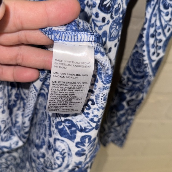 Chico's knit cardigan Blue and White Floral lightweight 100% linen open front - Picture 4 of 4